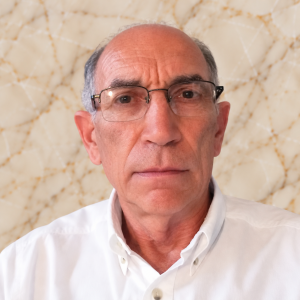 Dr. Néstor Gándara